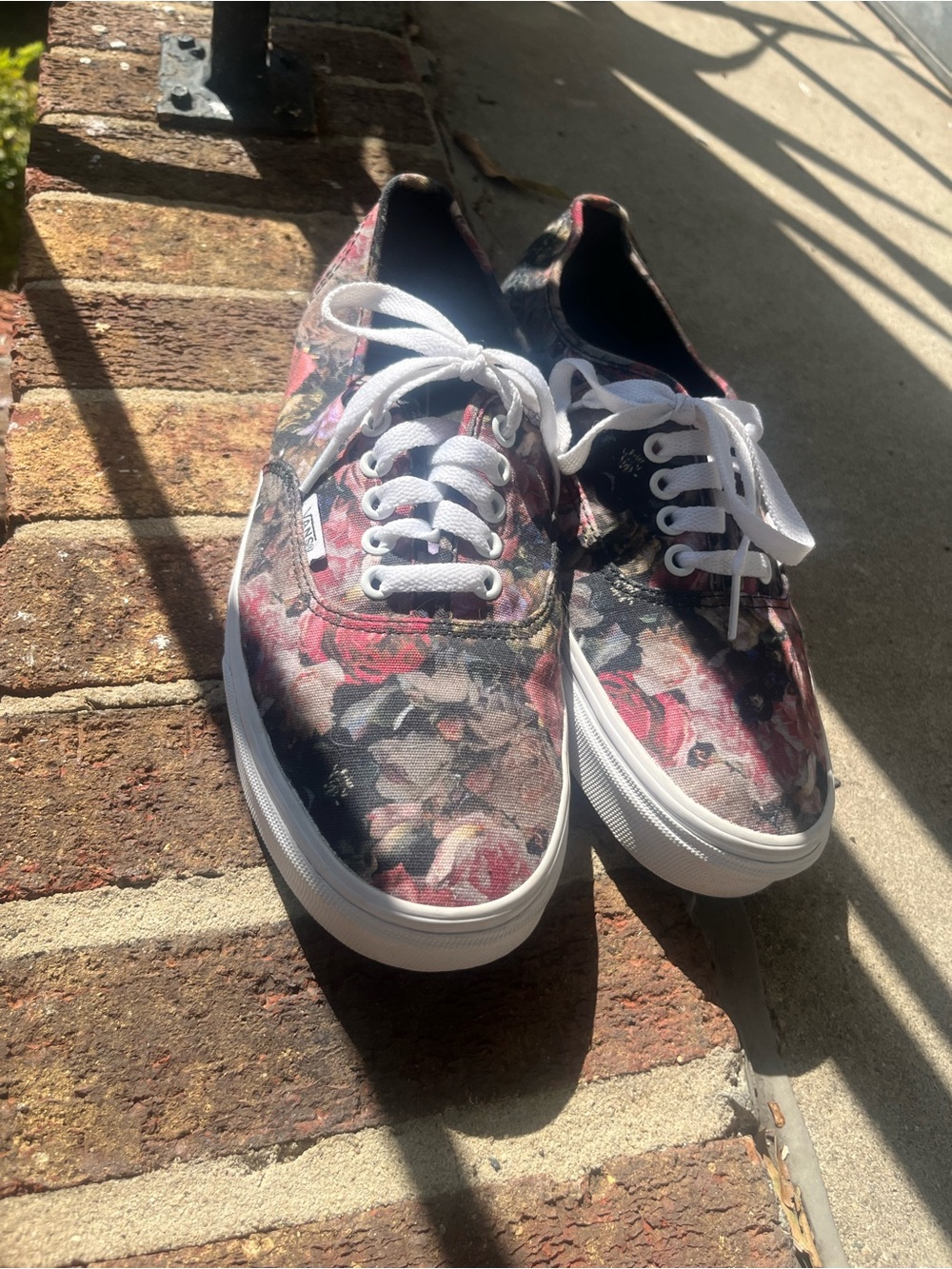 Classic Vans Floral Canvas Lace-Up Sneakers - Pink/Black - Picture 2 of 6